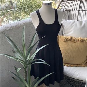 a n g l . f i t & f l a r e . d r e s s